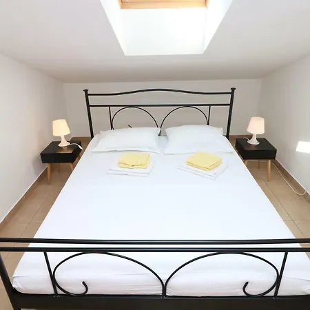City Center Apartment *